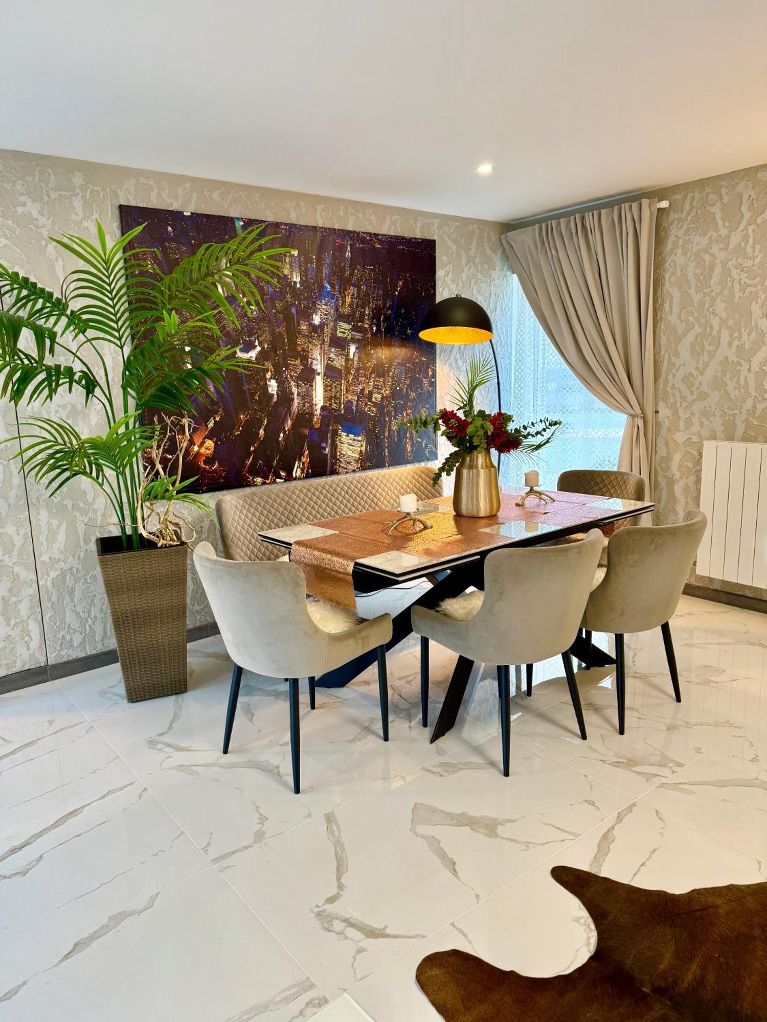 Hébergement de vacances Country Haven Comfy & Sleek House *